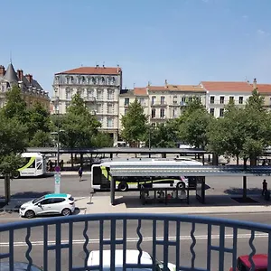 Grand Sur Les Bvd à 2 Pas De La Gare Appartement